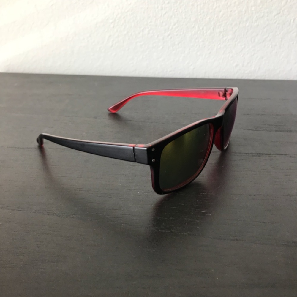 Sunglassess - Picture 2 of 3